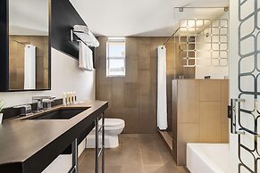 Waldorf Towers South Beach