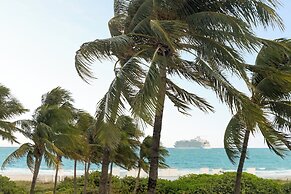 Waldorf Towers South Beach