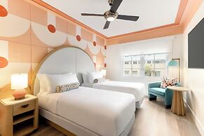 Waldorf Towers South Beach