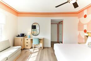 Waldorf Towers South Beach
