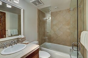 The Lodge at Vail, a RockResort by Vail Resorts