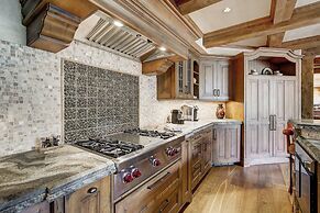 The Lodge at Vail, a RockResort by Vail Resorts