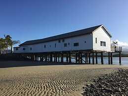 Lazy Lizard Motor Inn