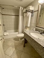 Radisson Suite Hotel Oceanfront