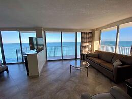 Radisson Suite Hotel Oceanfront