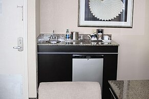 Radisson Suite Hotel Oceanfront