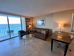 Radisson Suite Hotel Oceanfront