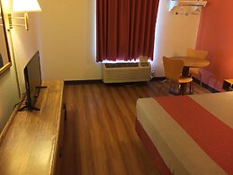 Motel 6 Arkadelphia, AR