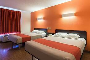 Motel 6 Arkadelphia, AR