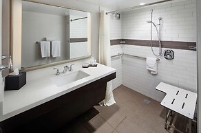 Embassy Suites by Hilton Tysons Corner