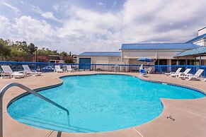 Howard Johnson by Wyndham Commerce GA