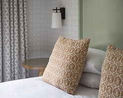 Bush Hotel Farnham