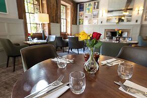 Bush Hotel Farnham