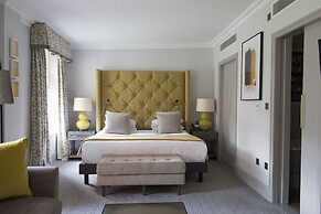 Bush Hotel Farnham