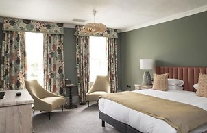 Bush Hotel Farnham