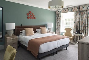 Bush Hotel Farnham