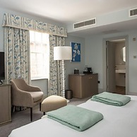 Bush Hotel Farnham