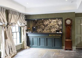 Bush Hotel Farnham