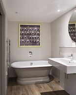 Bush Hotel Farnham
