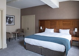 Bush Hotel Farnham