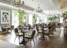 Bush Hotel Farnham