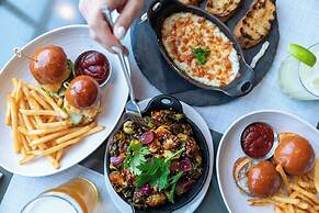 Portofino Hotel & Marina