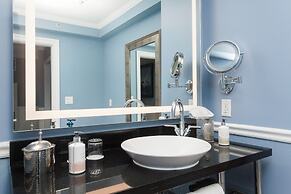 Portofino Hotel & Marina