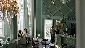 Portofino Hotel & Marina