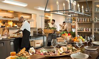 Portofino Hotel & Marina