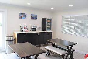 Signature Anaheim Maingate