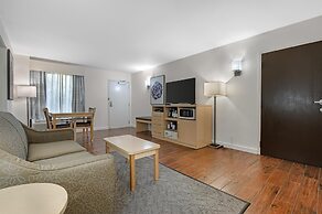 Best Western Plus South Coast Inn