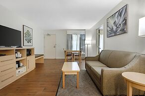 Best Western Plus South Coast Inn