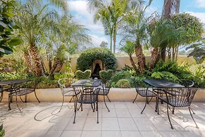 Best Western Plus South Coast Inn