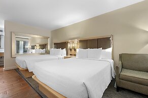 Best Western Plus South Coast Inn
