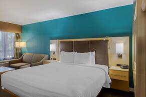 Best Western Plus South Coast Inn