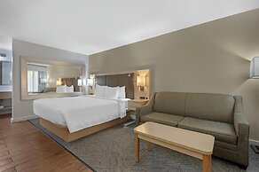 Best Western Plus South Coast Inn