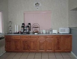 Super 8 by Wyndham Laurel