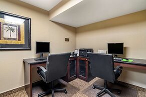 Comfort Inn & Suites St. Pete - Clearwater International Airport