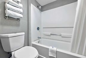 Motel 6 Oak Creek, WI