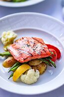 Pinnacle Hotel Harbourfront