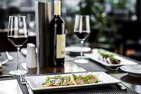 Pinnacle Hotel Harbourfront