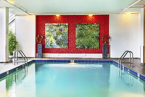 Pinnacle Hotel Harbourfront