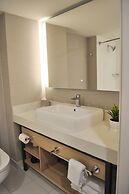Pinnacle Hotel Harbourfront