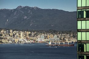 Pinnacle Hotel Harbourfront, Vancouver, Canada - Lowest Rate Guaranteed!