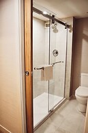 Pinnacle Hotel Harbourfront