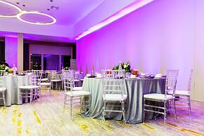 DoubleTree by Hilton Pomona