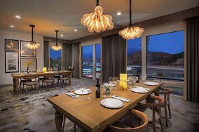 DoubleTree by Hilton Pomona