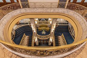 El Avenida Palace Hotel