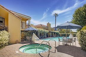 Best Western Plus Dixon Davis