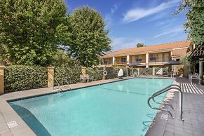 Best Western Plus Dixon Davis